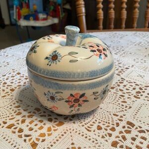 Polish Pottery Floral design Apple Baker.